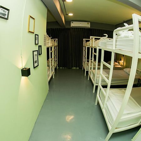 Samsen 8 Hostel Bangkok Exterior photo