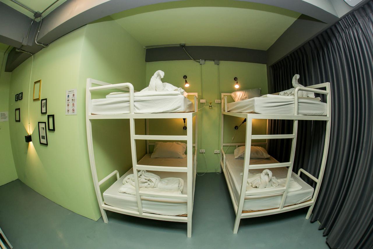 Samsen 8 Hostel Bangkok Exterior photo