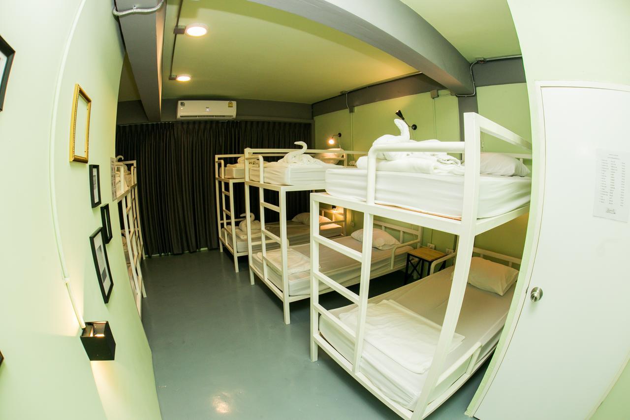 Samsen 8 Hostel Bangkok Exterior photo
