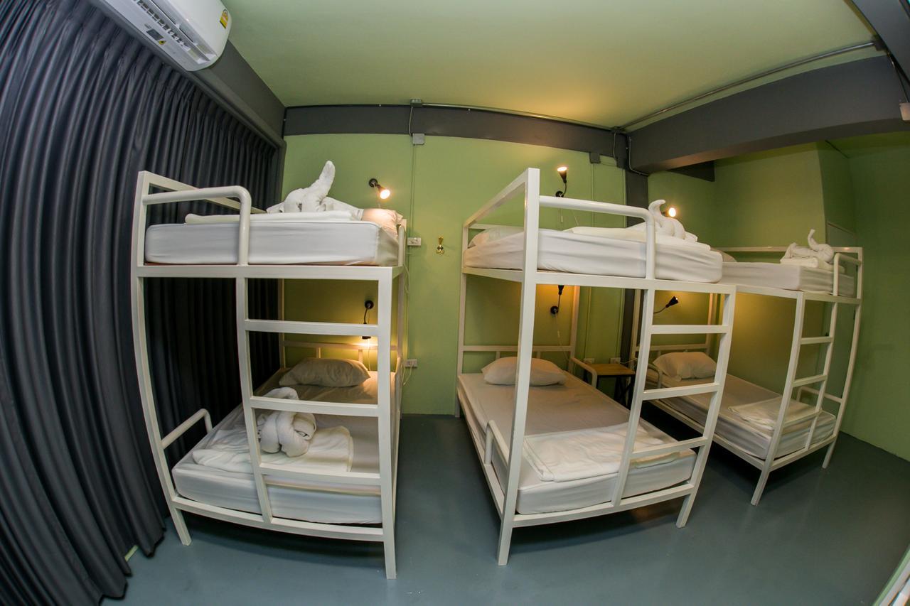 Samsen 8 Hostel Bangkok Exterior photo